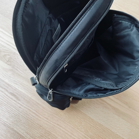 BASS Small Black Backpack EUC - Picture 6 of 7